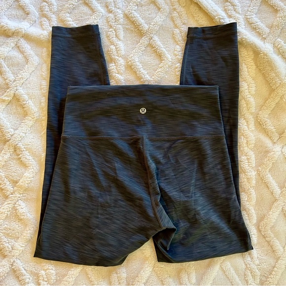 Lululemon leggings Heather gray size 8 - Picture 3 of 9